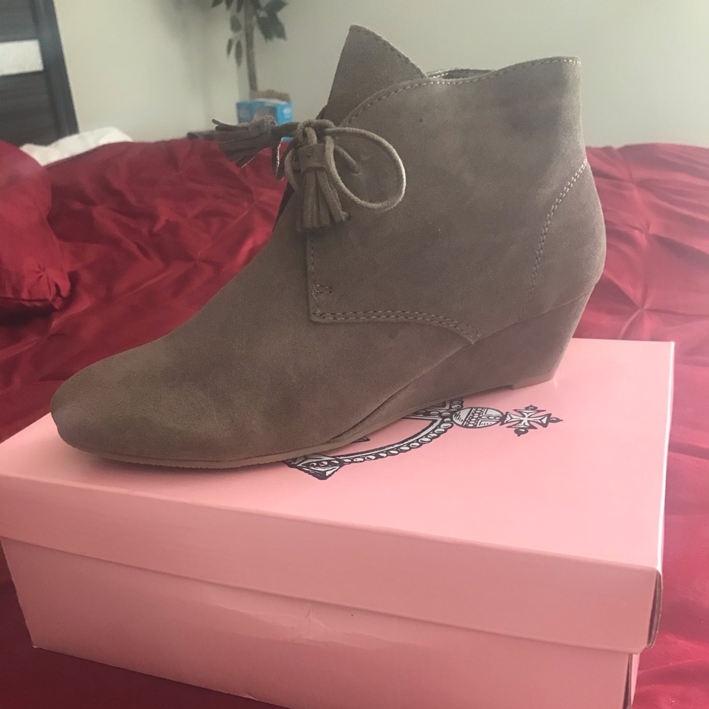 Crown vintage suede boots size 11